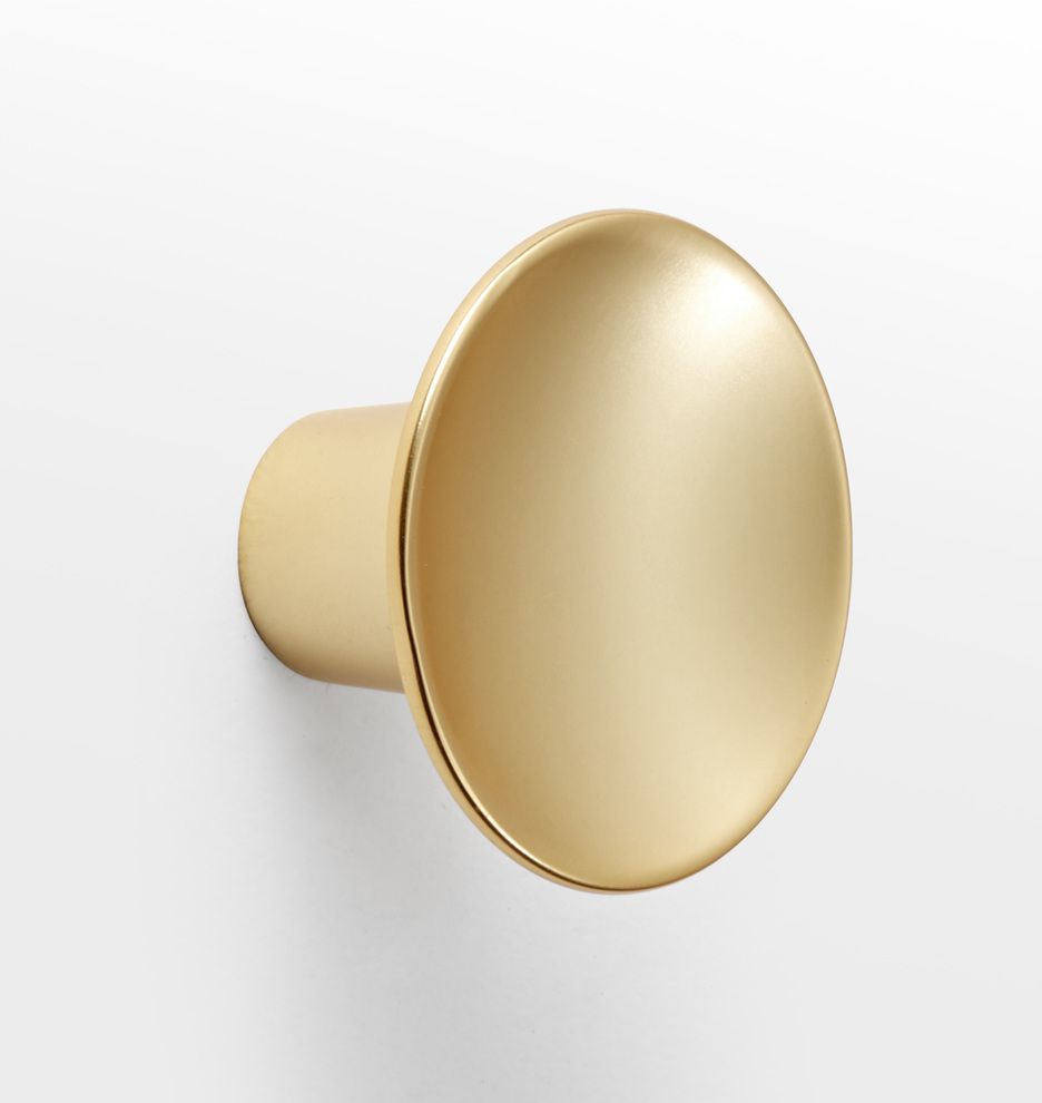 دستگیره طلایی برای کابینت سفید در فیلم های اروپایی