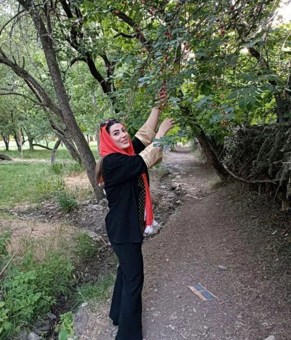 کامل ترین بیوگرافی و عکس های جدید فاطمه فرزین بازیگر سینما و تیاتر